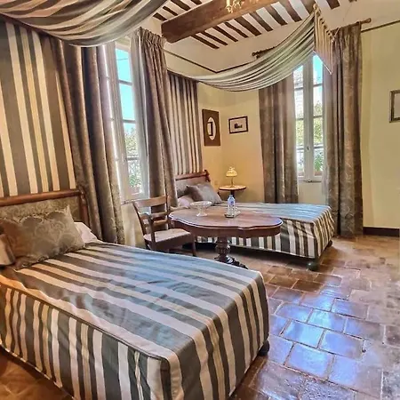 Chez Lydia - Osez La Vie De Chateau ! Pont Du Gard, Uzes Apartment *