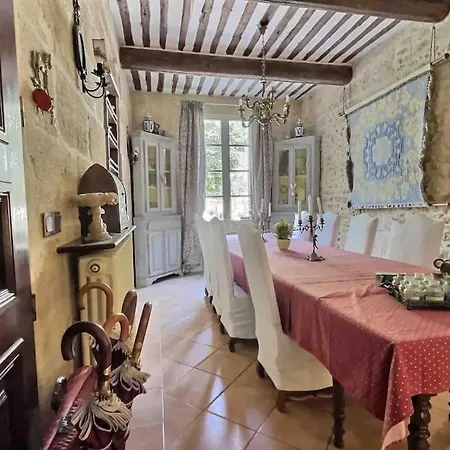 Chez Lydia - Osez La Vie De Chateau ! Pont Du Gard, Uzes Apartment *