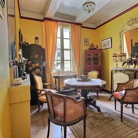 Chez Lydia - Osez La Vie De Chateau ! Pont Du Gard, Uzes Appartement