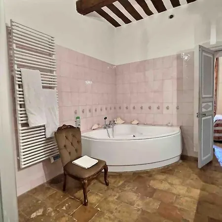 Apartment Chez Lydia - Osez La Vie De Chateau ! Pont Du Gard, Uzes