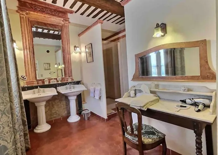 Chez Lydia - Osez La Vie De Chateau ! Pont Du Gard, Uzes Apartment
