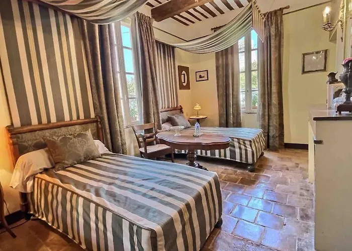 Chez Lydia - Osez La Vie De Chateau ! Pont Du Gard, Uzes Apartament *