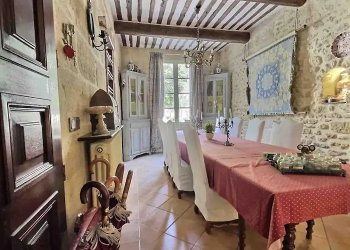 Chez Lydia - Osez La Vie De Chateau ! Pont Du Gard, Uzes Apartment *